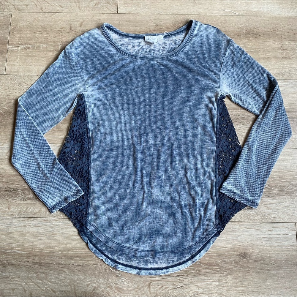 Anthropologie White Crow long sleeve crocheted sides